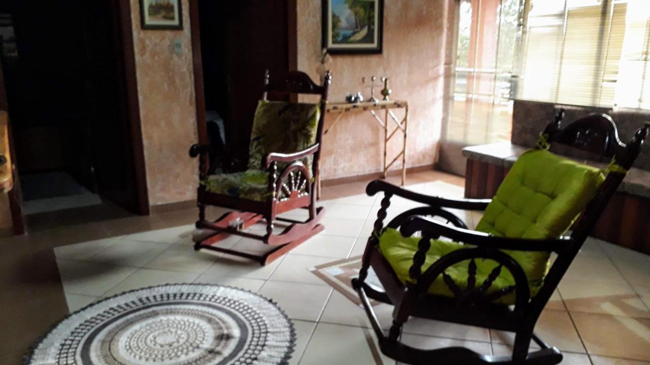 Chacara Alto Do Vale Villa Bueno Brandão Exteriör bild
